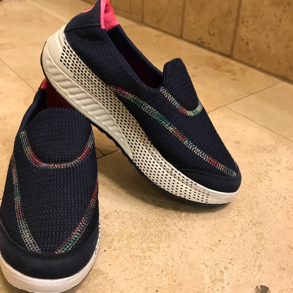 Navy Sketchers Slip On Size 6